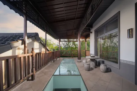 Lake Jingpo Jingshui Hot Spring Hotel