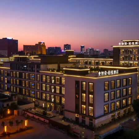 Baiyue · Yunjing E-Sports Hotel (Dongguan Dalang)