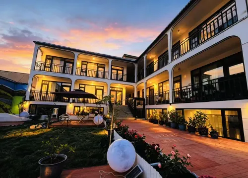 Yaxin Meina | Serene Courtyard Boutique Stay (Nalati Scenic Area)