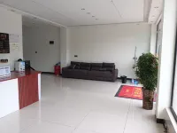 Jiayuan Hotel (Congjiang High-Speed Railway Station)