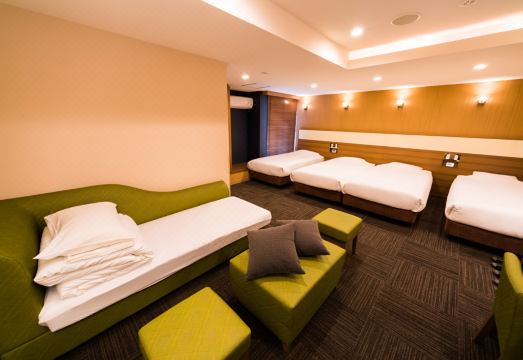 Super Hotel의 현대적 외관