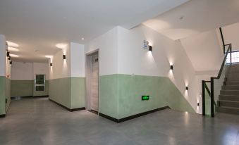 Kudou E-sports Theme Hotel - Housity
