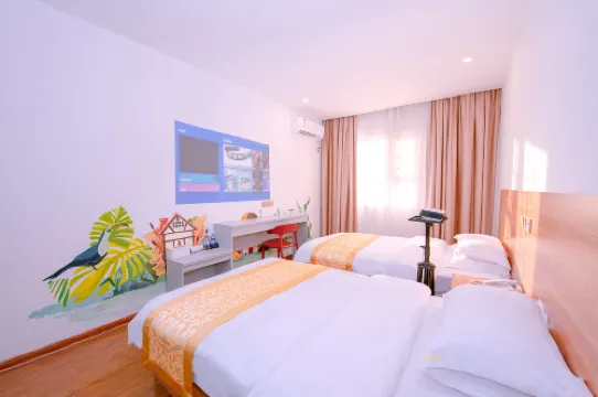 Dragon Star Hotel (Jincheng Central Pedestrian Street Store)