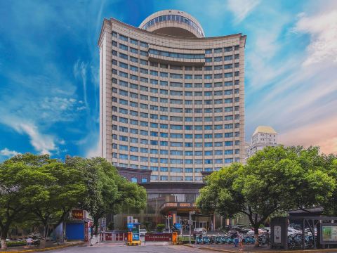 Oriscene Garden Hotel (Bayi square Tengwang Pavilion ）