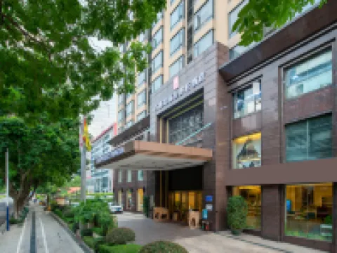 Rezen Select Pansoda Hotel (Foshan Qiandeng Lake Park) Hotels near Thousand Lantern Lake Park