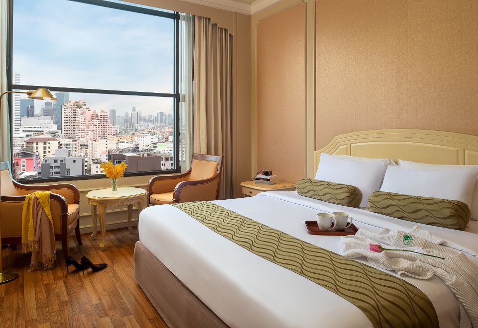 더 에메랄드 호텔 수영장