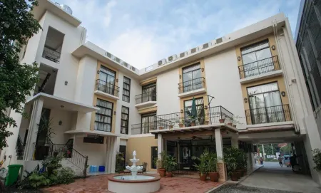 Casa Rubin Отели рядом с достопримечательностью «Sisters of St Paul of Chartres Monument»