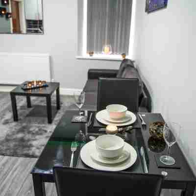 Meridian Serviced Apartments Dining/Meeting Rooms