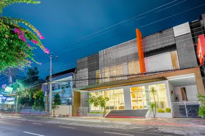 Sans Hotel Prime Cailendra Yogyakarta by RedDoorz Hoteles en Mergangsan
