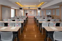 Vienna Hotel (Fuyang University Town West High-speed Railway Station) - parkir