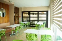 Casablanca Suites Near Airport - breakfast