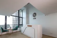 Huazhu Haikou Cloud Haiyi Seascape Hotel (Wanluyuan Haikou Bay Store) Hotels in Xiuying District