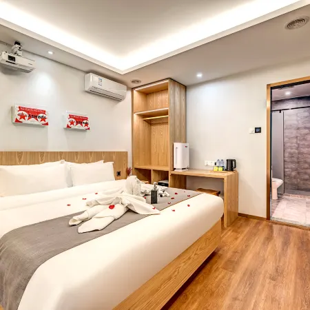 Happy Dragon Saga Hotel with terrace Beijing Forbidden City Wang Fu Jing Street