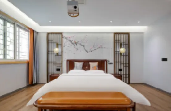 Floral Hotel·HHuayin Huashan hotel (Scenic Visitor Center Store) Hotels in 