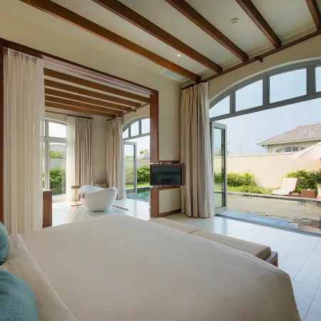 FLC Luxury Resort Samson