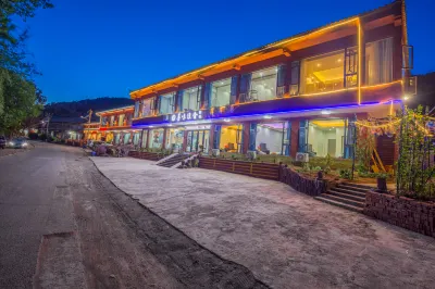 Search of Tasty Treats in Lugu Lake Hotels in Visiting Marriage Bridge / Chohai Resort