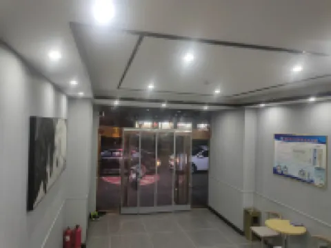 Junyi Chain Hotel (Lan County Bus Station) Hotels in Lan County