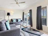 Bay Village Tropical Retreat & Apartments Hotels in Cairns North