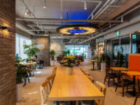 Golden Planet Hotel 利川市のホテル