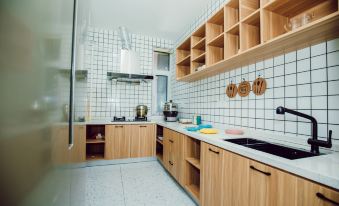 Lvliang Yujian Lishi Jiujian Homestay