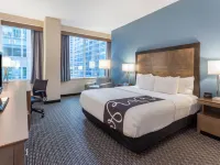 La Quinta by Wyndham Chicago Downtown Hotels near Picasso Statue