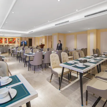 Vienna Hotel (Kaifeng Lankao Jiao Yulu Memorial Park)