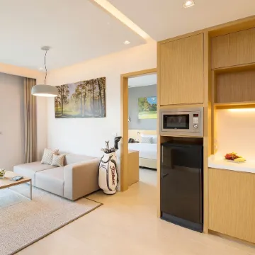 Eastin Thana City Golf Resort Bangkok – Free Scheduled Shuttle from Hotel to Suvarnabhumi Airport Отели рядом с достопримечательностью «Royal Park Thailand»