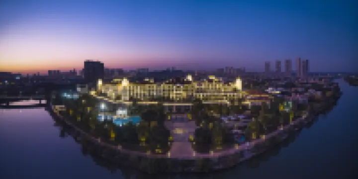 Country Garden Phoenix Hotel Hotels near Xu Teli Park