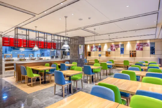 Super 8 Collection Hotel (Lanzhou Railway Station Hongxingxiang Subway Station)