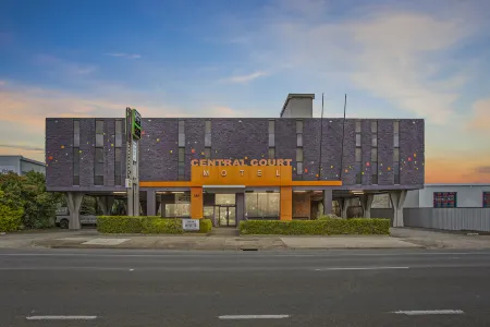 Central Court Motel Warrnambool Отели рядом с достопримечательностью «Logans Beach»