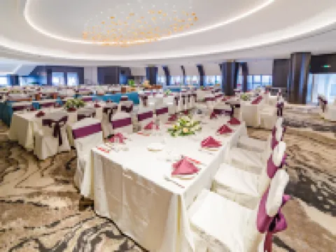 Golden Flower Jade Lake Plaza Hotel فنادق في لوى بينغ