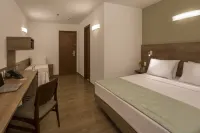Sleep Inn Praia do Canto Hotels in Каріасіка