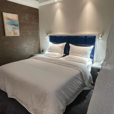 Yanis Golden Horse Hotel