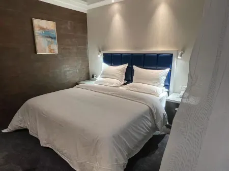 Yanis Golden Horse Hotel