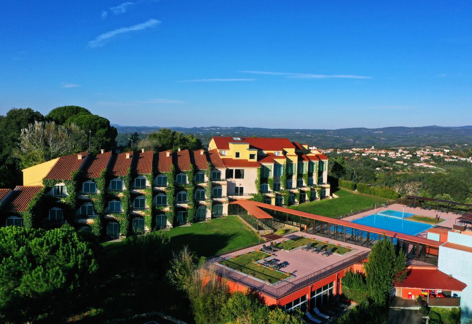 [호텔 다 몬타나의 야외 수영장]