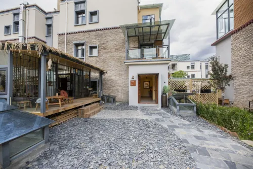 Yinianqi Oxygen Homestay (Domain Shop) - Parvekkeita