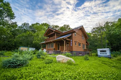ChangBai Mountain Pine&Birch Villa Hotel di Antu
