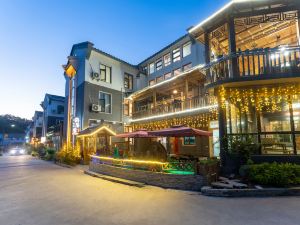 Unique bamboo Forest Hostel of Laojunshan