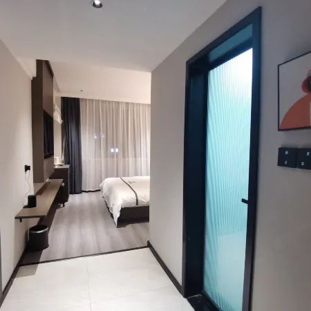 Wanrong Aijia Business Hotel