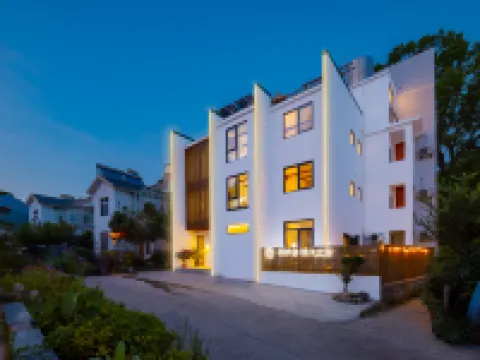 花築奢·暖木 | 親子萌寵·觀景智能度假美宿（黃山湯口南大門店） 翡翠谷附近的飯店