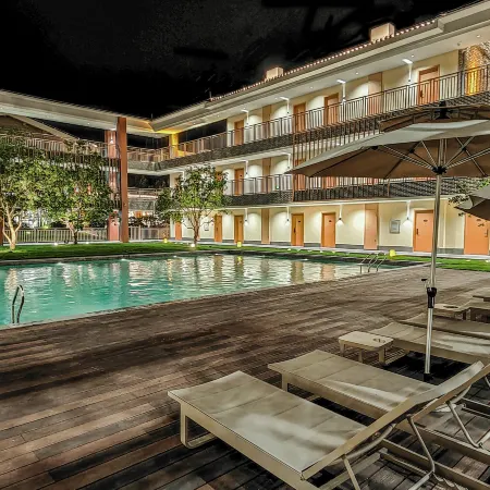 FLOWERY RESORT