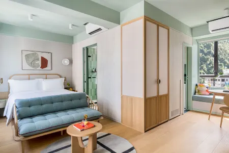 YING’nFLO, Hong Kong, Wan Chai (Langham Hospitality Group)