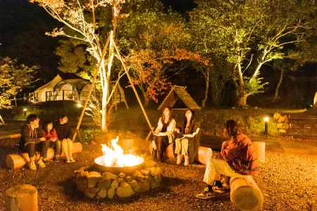 The Village Yufuin Onsen Glamping Отели рядом с достопримечательностью «Yufuin Onsen»