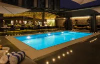 K Hotel Douala - Pools