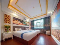 Guipu River View Homestay (Fenghuang Ancient Town Fengyu Bridge) - พร้อมอาหารเช้า