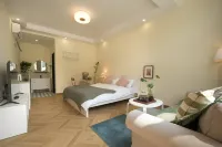 Yunshang Grassland·HilingCamp Mountain Xiashanshe Mountain Wild Hot Spring Holiday Beauty Hotels near Xushiwu Village
