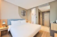 Home Inn Neo (Baicheng Taonan City Government Branch)