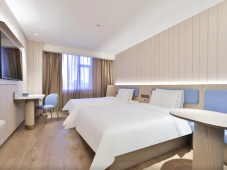 HanTing Hotel (Jiaohe Municipal Government Commercial Street) Отели рядом с достопримечательностью «Tangguo Amusement Park»