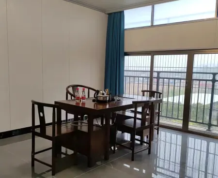 Hong's Homestay Отели в г. Янчунь