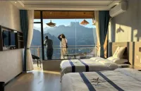 Mountain Homestay (Old Munden Village Shop) - balcony